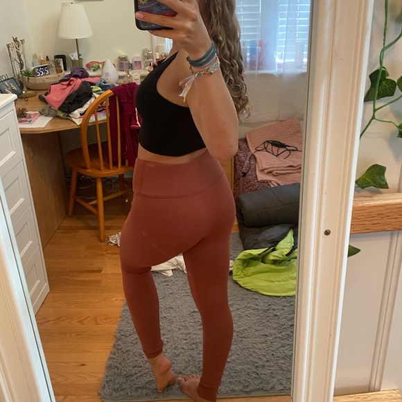 FABLETICS Cloud Seamless High-Waisted Legging - Picture 4 of 4